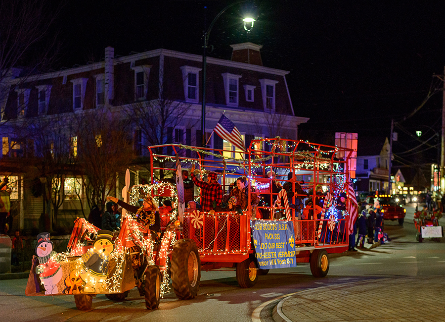 holiday-events-tractor-parade-2